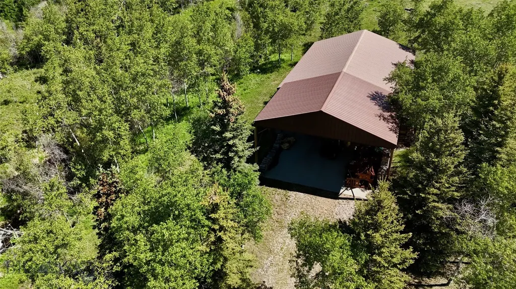 1105 Clark Creek Polaris MT 59746