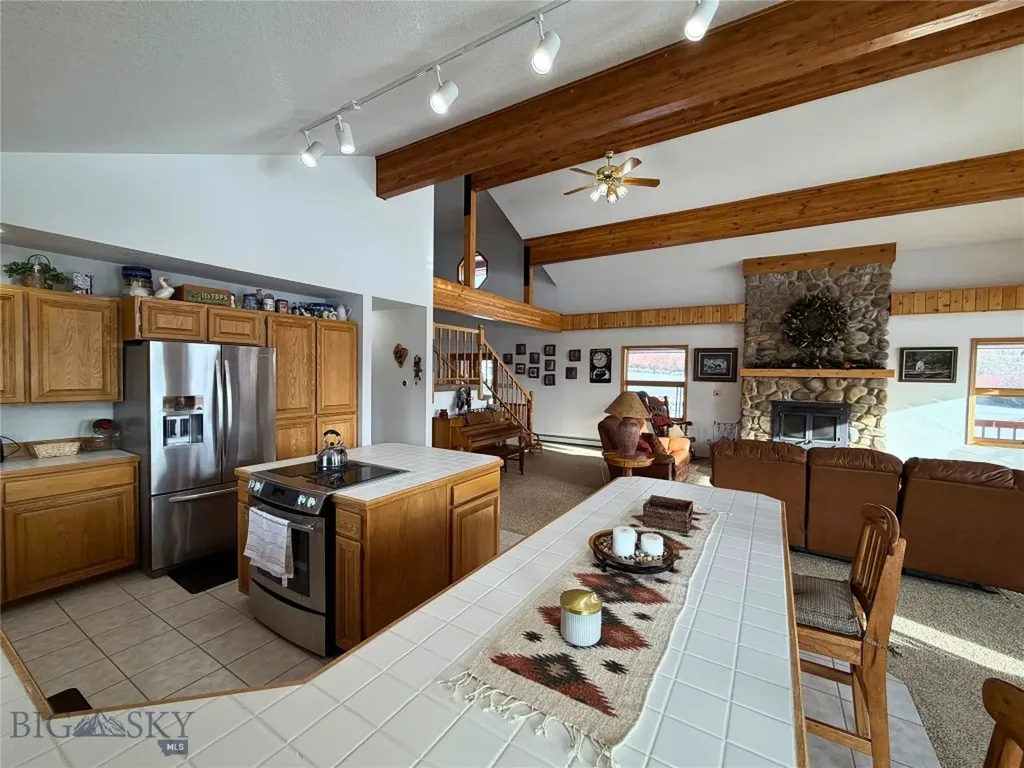 1105 Clark Creek Polaris MT 59746