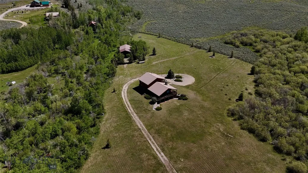 1105 Clark Creek Polaris MT 59746