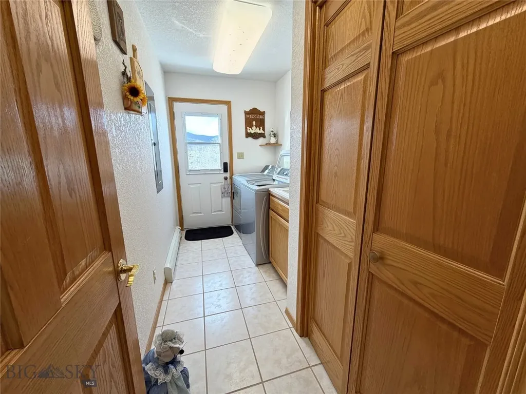 1105 Clark Creek Polaris MT 59746