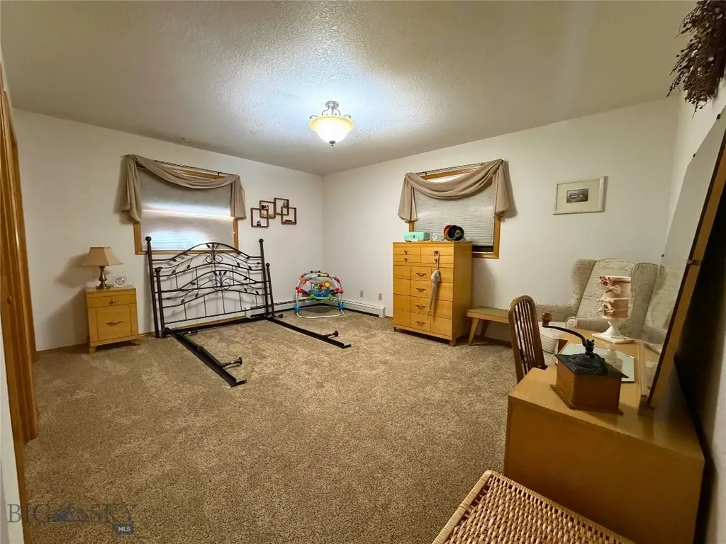 1105 Clark Creek Polaris MT 59746