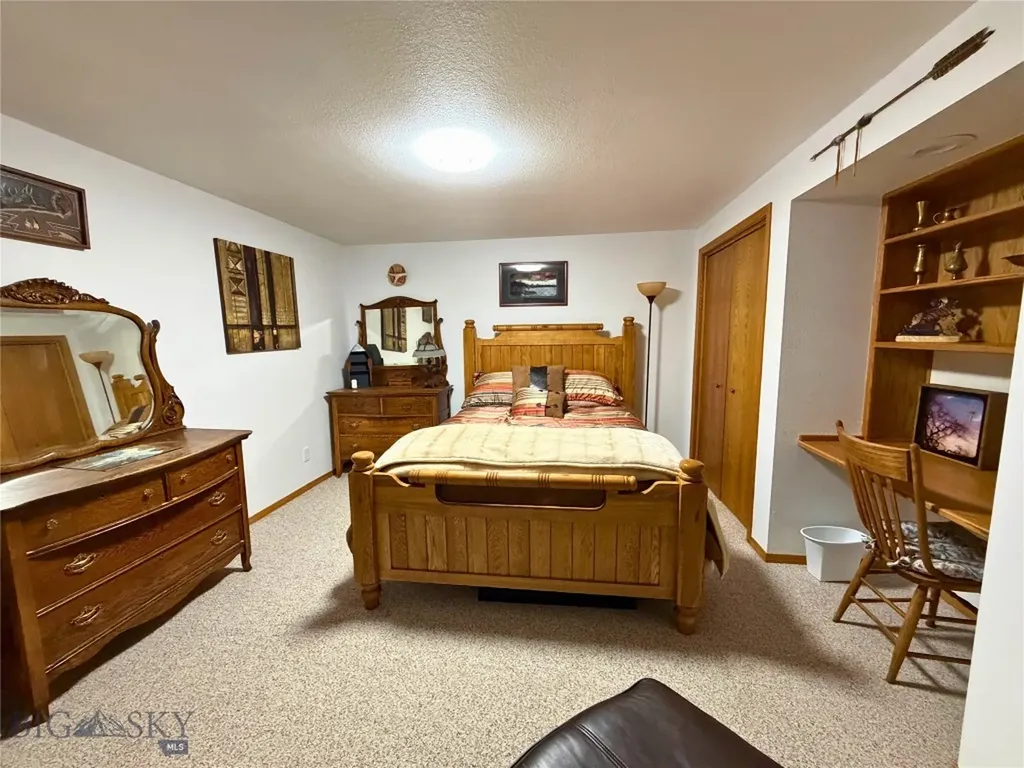 1105 Clark Creek Polaris MT 59746