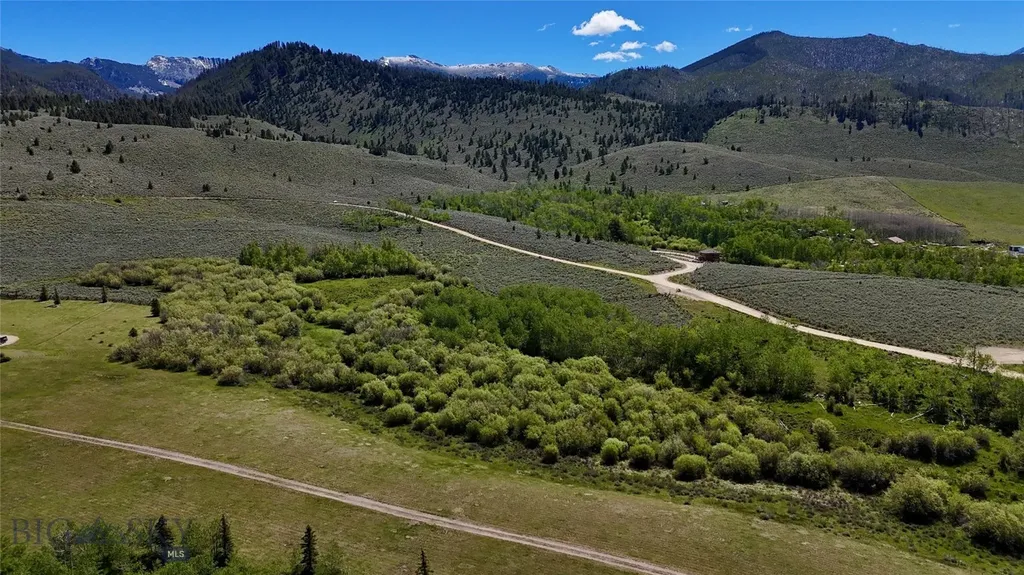1105 Clark Creek Polaris MT 59746