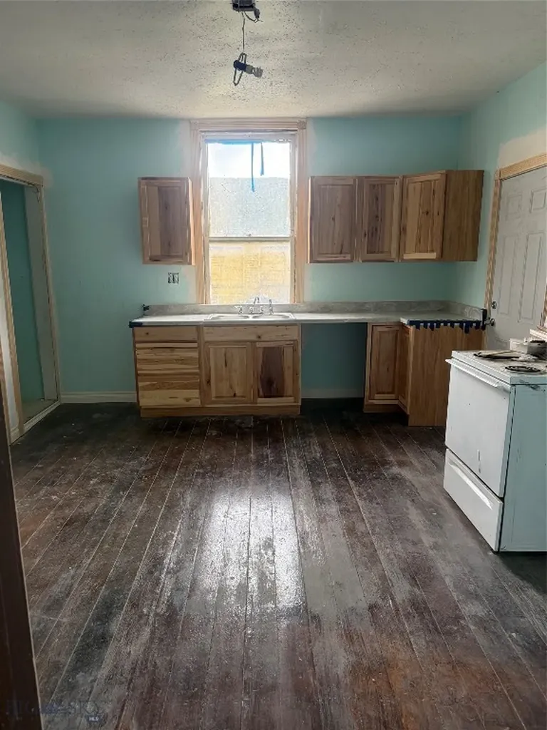 603 California Deer Lodge MT 59722
