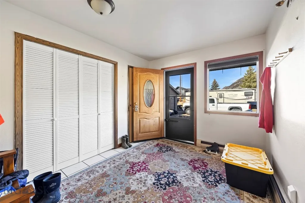 125 Mountain View Butte MT 59701