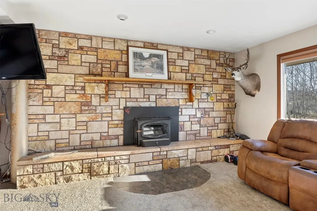 125 Mountain View Butte MT 59701