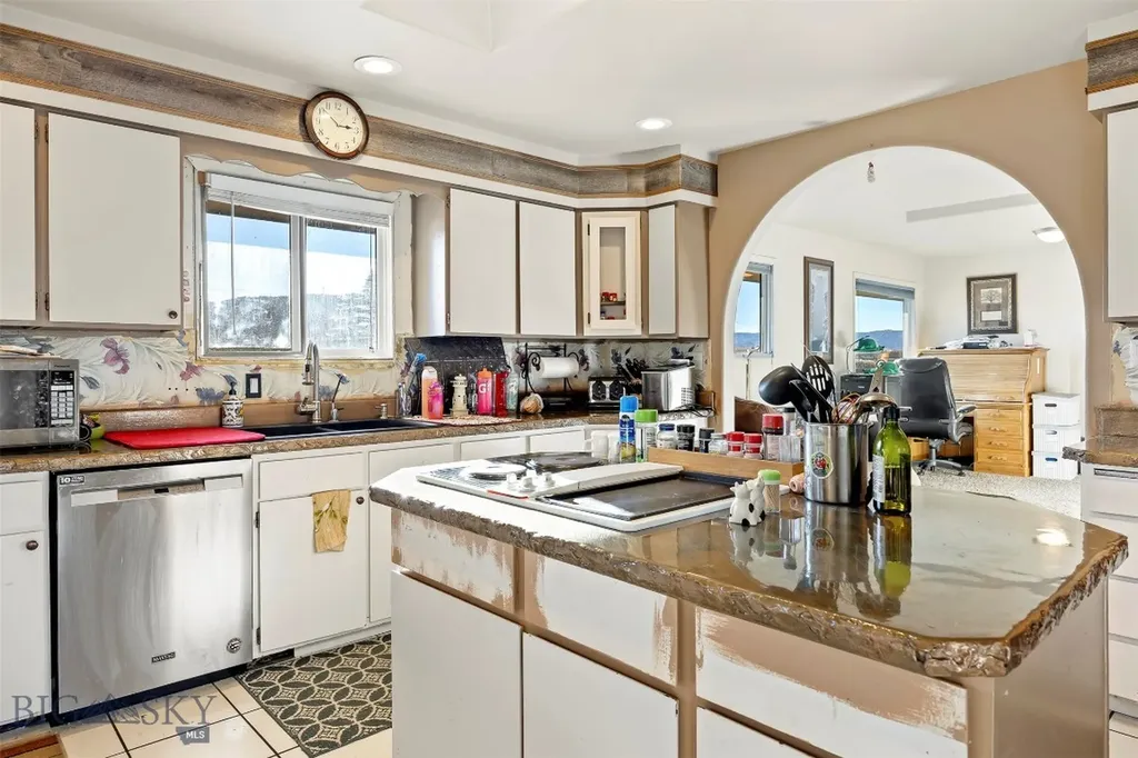 125 Mountain View Butte MT 59701