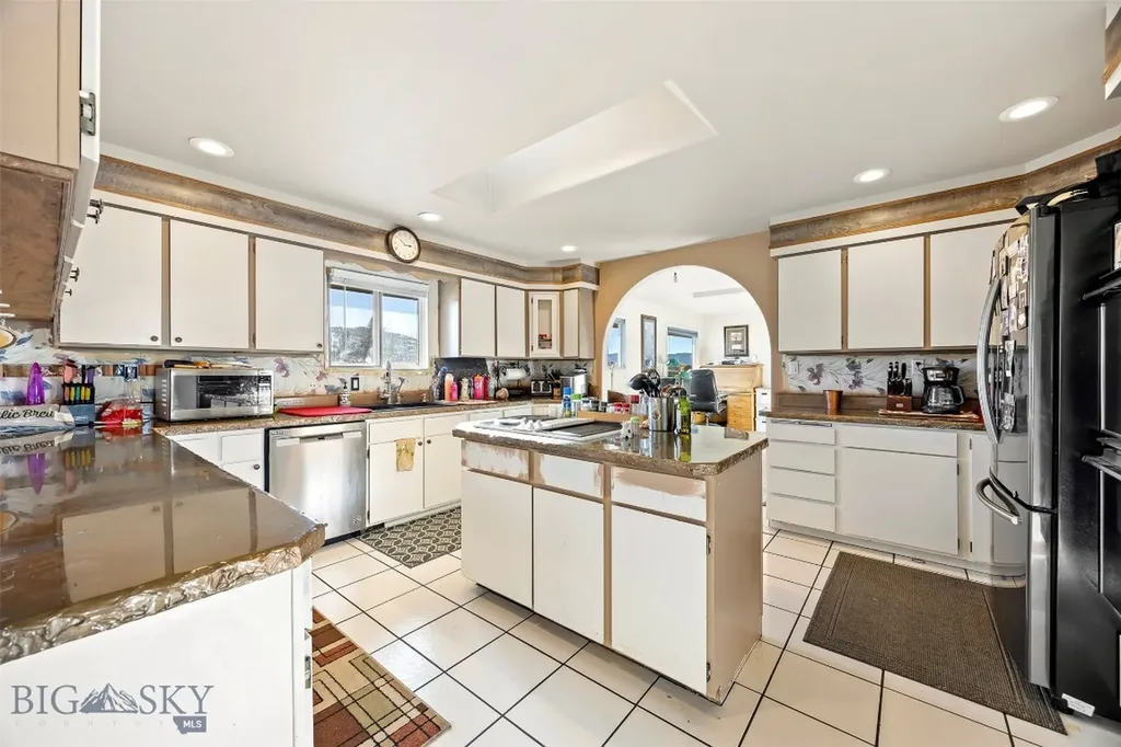 125 Mountain View Butte MT 59701