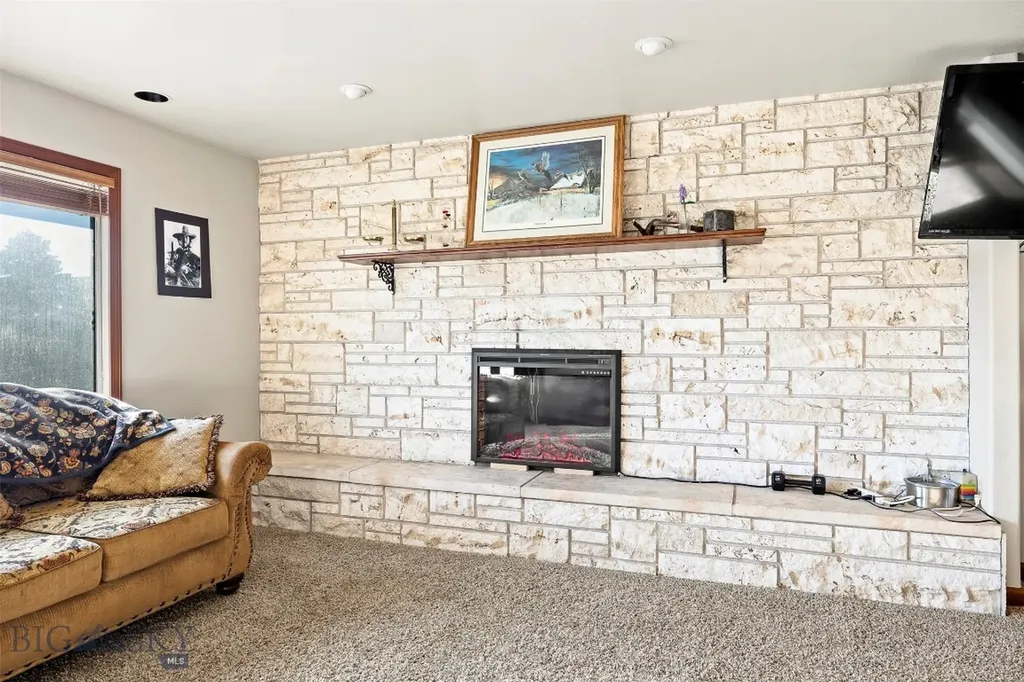 125 Mountain View Butte MT 59701