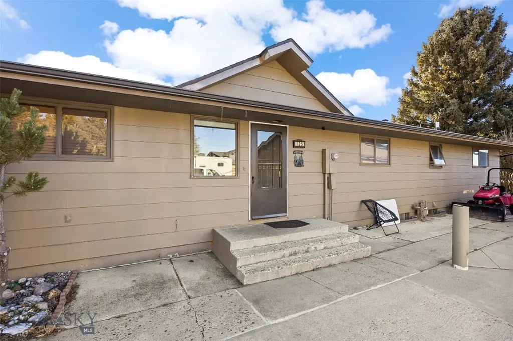 125 Mountain View Butte MT 59701