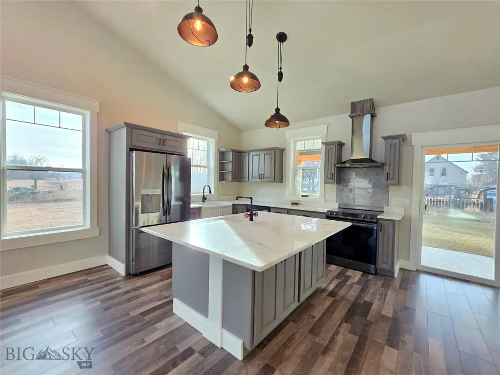 509 Broadway Street Willow Creek MT 59760