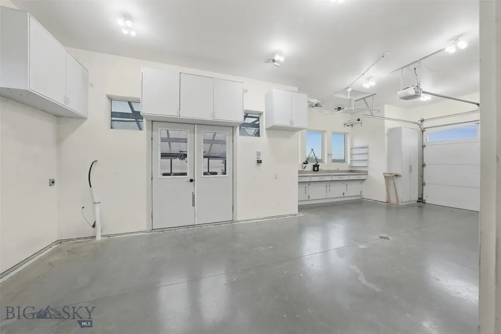 9670 Prairie Road Manhattan MT 59741