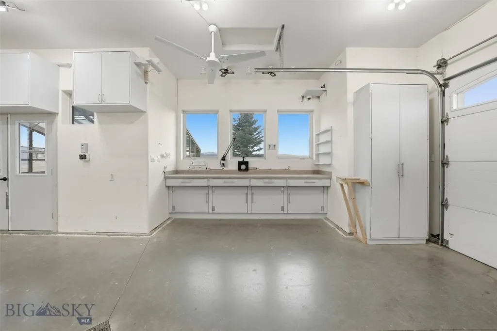 9670 Prairie Road Manhattan MT 59741