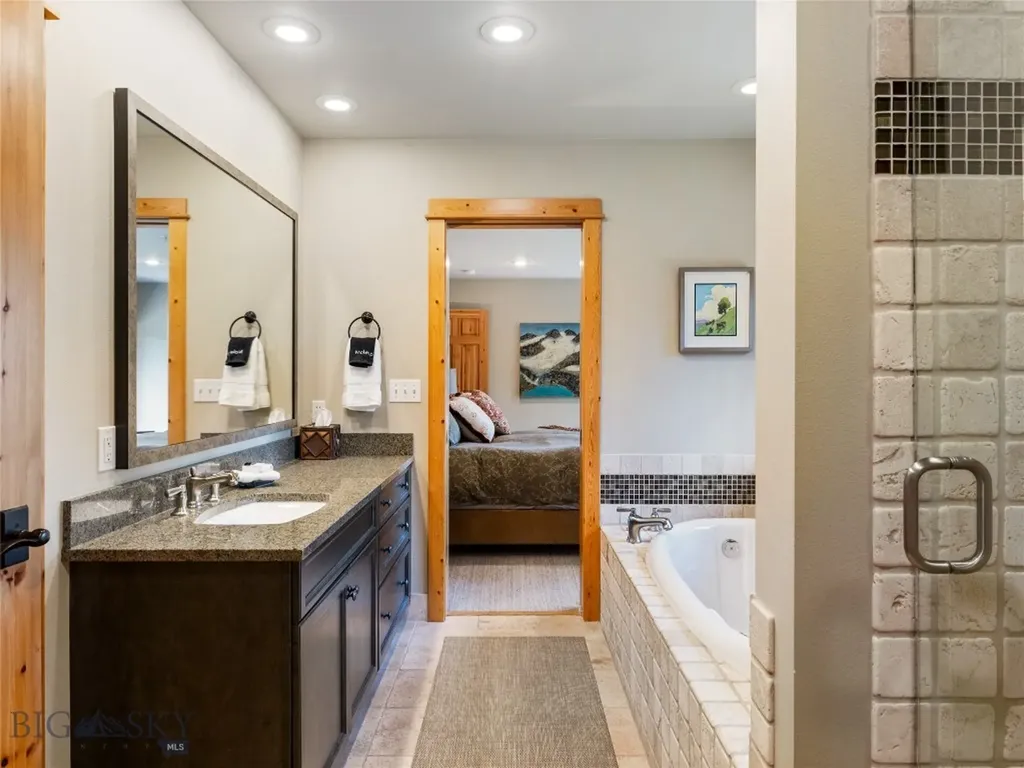 5 Hackamore Big Sky MT 59716