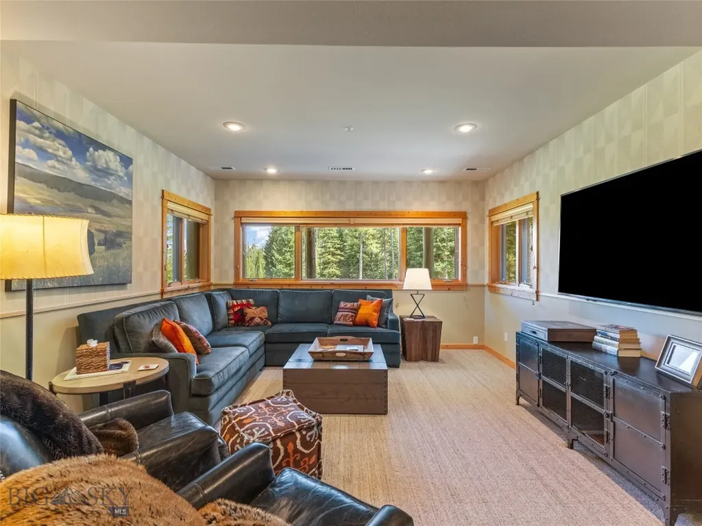 5 Hackamore Big Sky MT 59716
