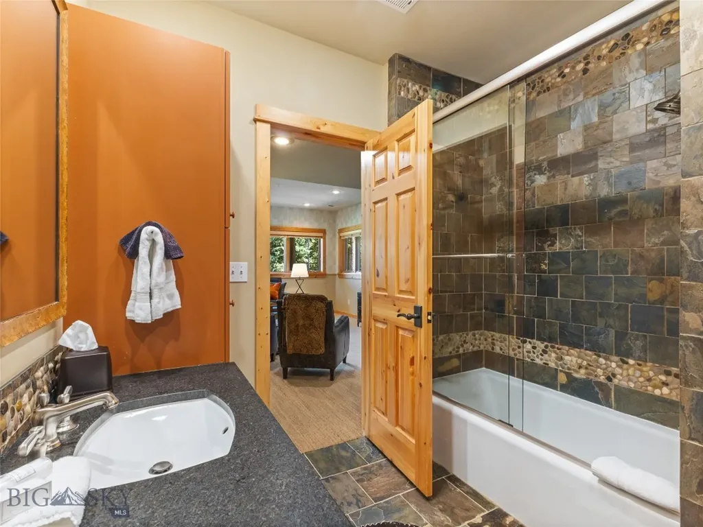 5 Hackamore Big Sky MT 59716