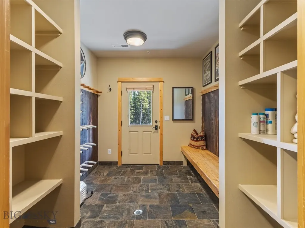5 Hackamore Big Sky MT 59716