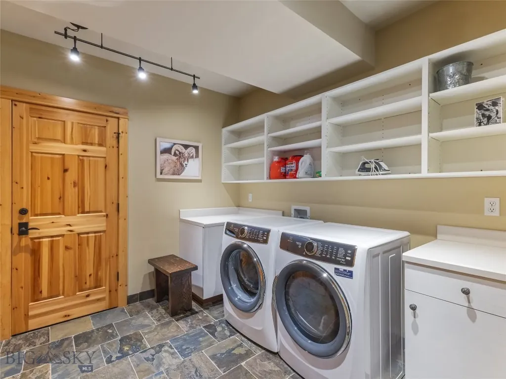 5 Hackamore Big Sky MT 59716