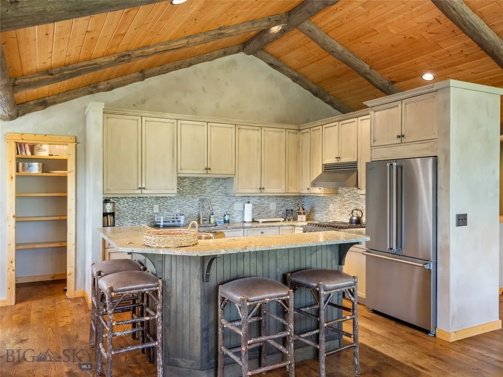 5 Hackamore Big Sky MT 59716