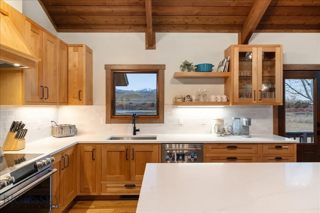 573 E River Road Emigrant MT 59027