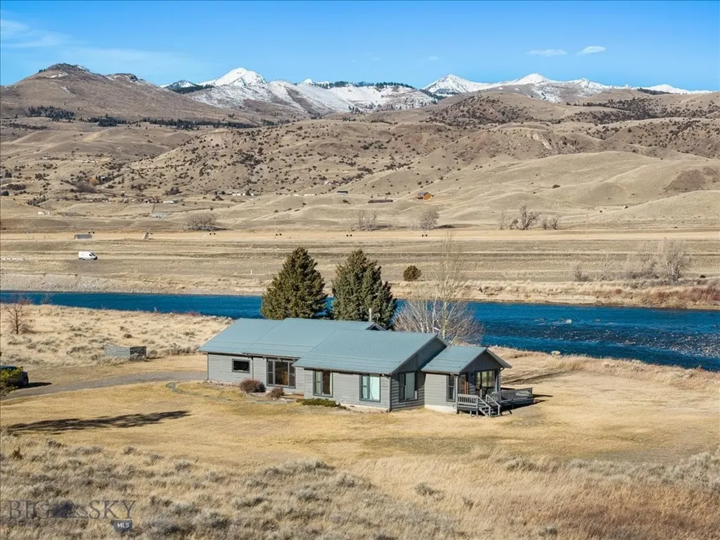 573 E River Road Emigrant MT 59027
