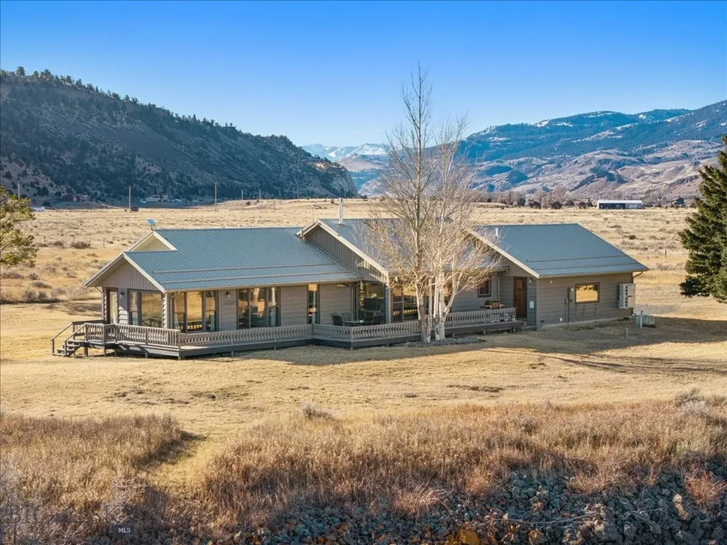 573 E River Road Emigrant MT 59027