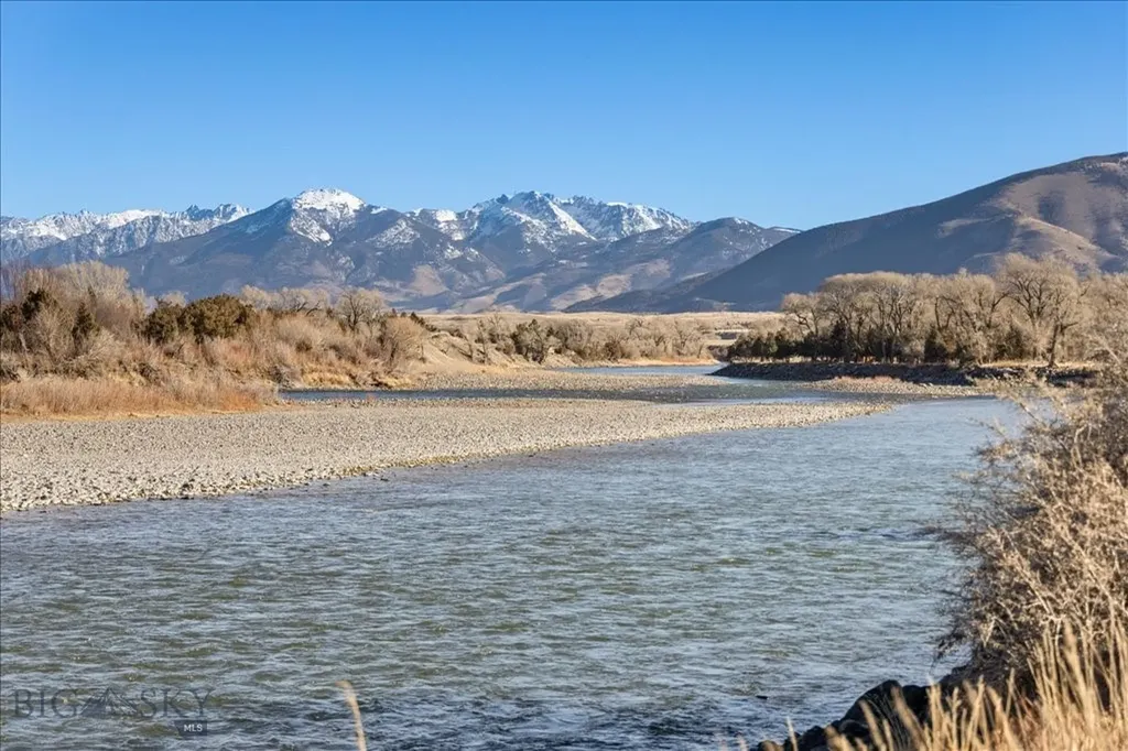 573 E River Road Emigrant MT 59027