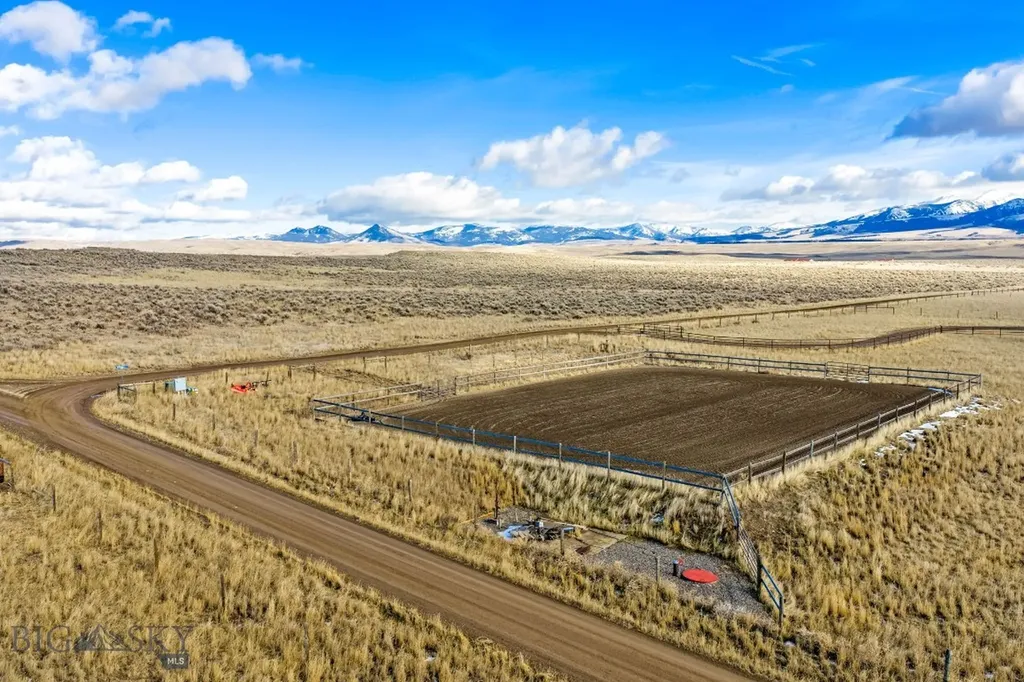 10 Windmill Lane Wilsall MT 59086