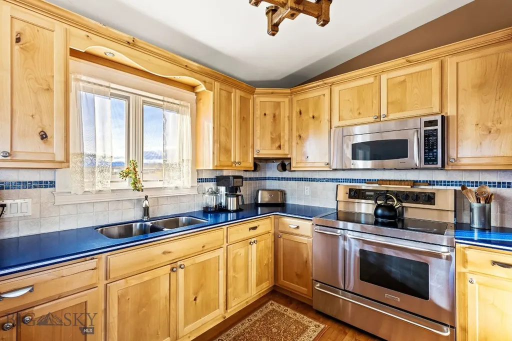 10 Windmill Lane Wilsall MT 59086