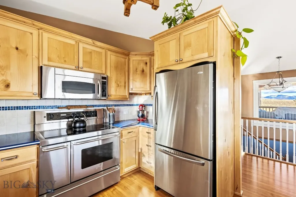 10 Windmill Lane Wilsall MT 59086