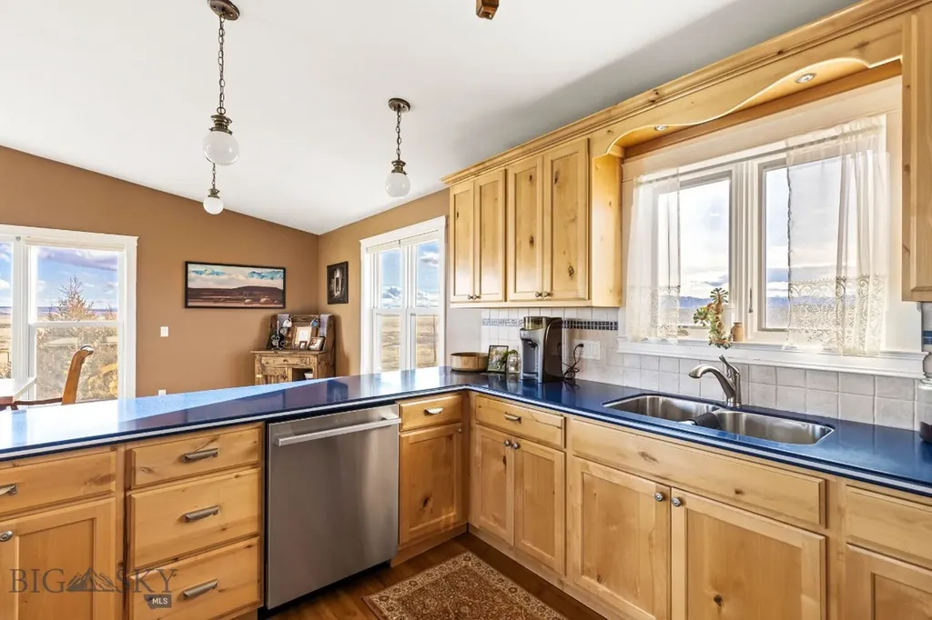 10 Windmill Lane Wilsall MT 59086