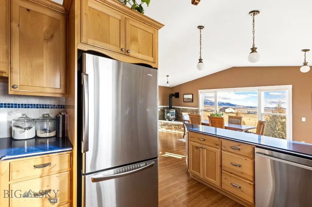 10 Windmill Lane Wilsall MT 59086