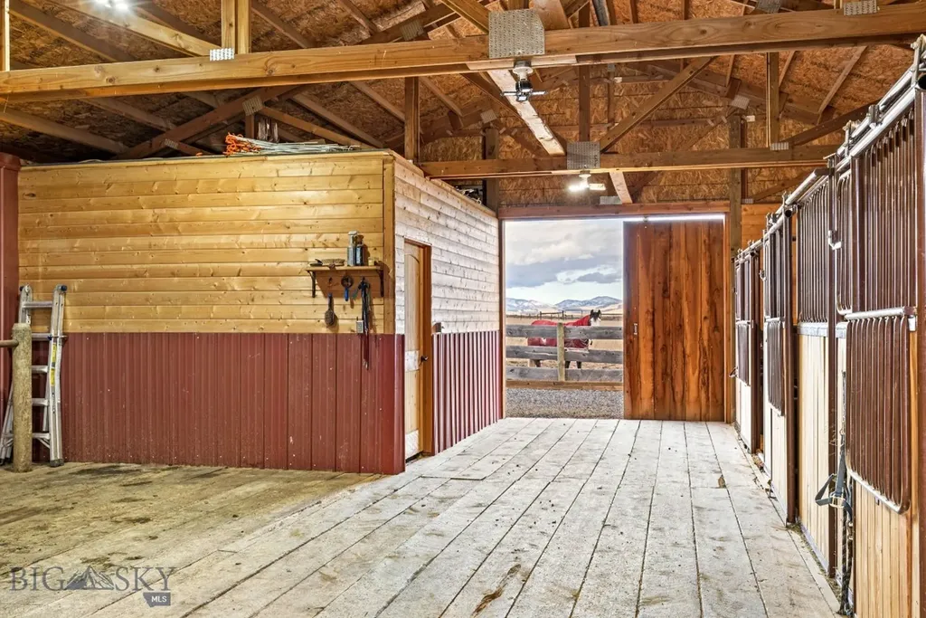 10 Windmill Lane Wilsall MT 59086