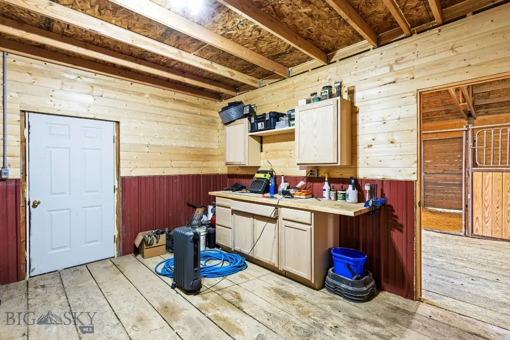 10 Windmill Lane Wilsall MT 59086