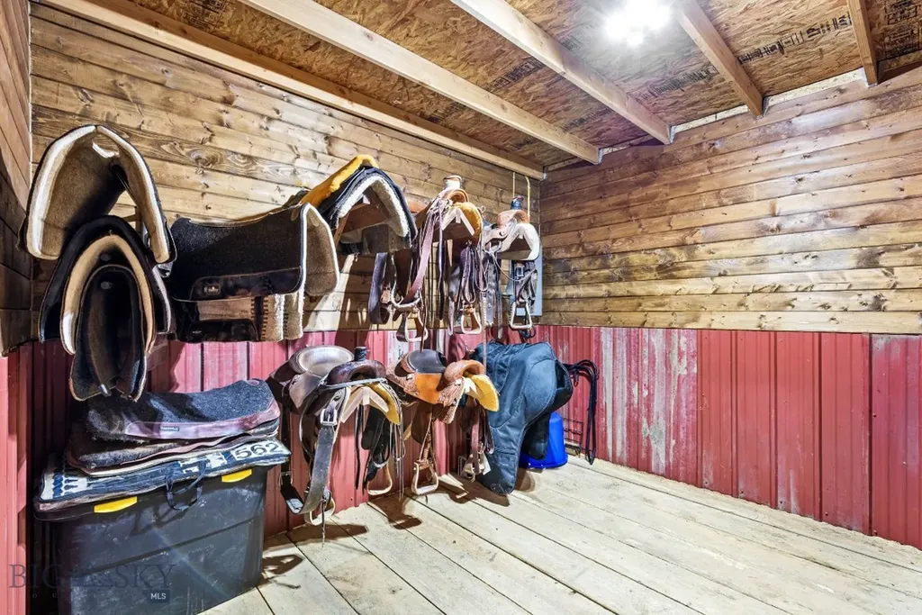 10 Windmill Lane Wilsall MT 59086