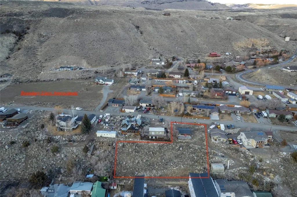 15 Gardiner View Gardiner MT 59030