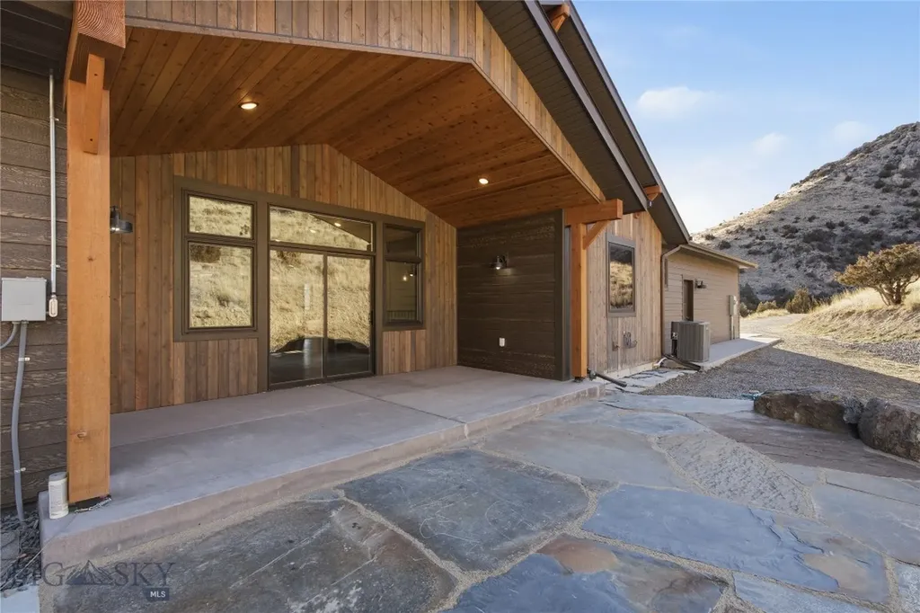 6076 Nixon Gulch Road Manhattan MT 59741