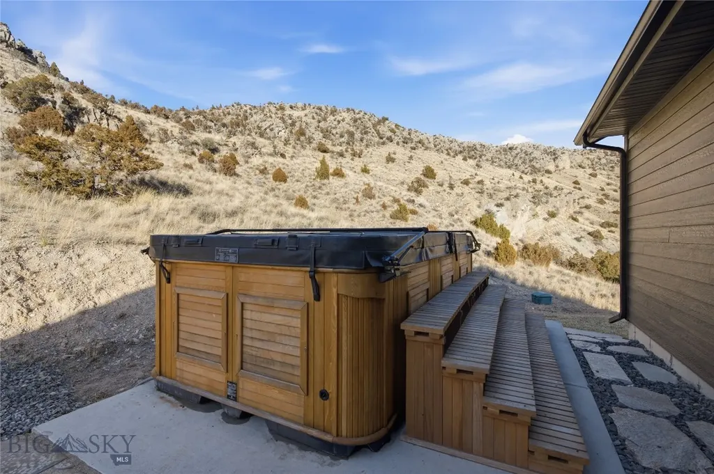 6076 Nixon Gulch Road Manhattan MT 59741