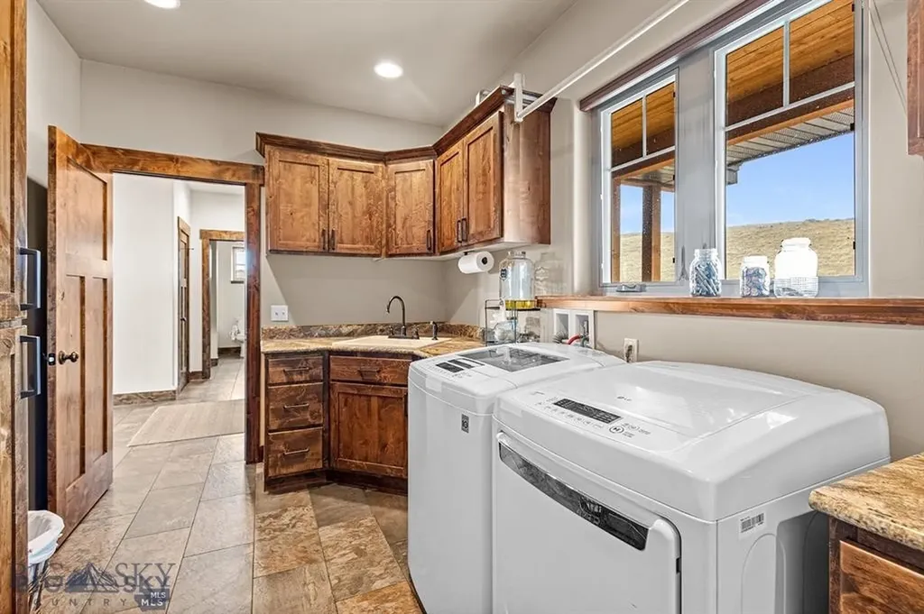14 Cinnamon Teal Road Ennis MT 59729