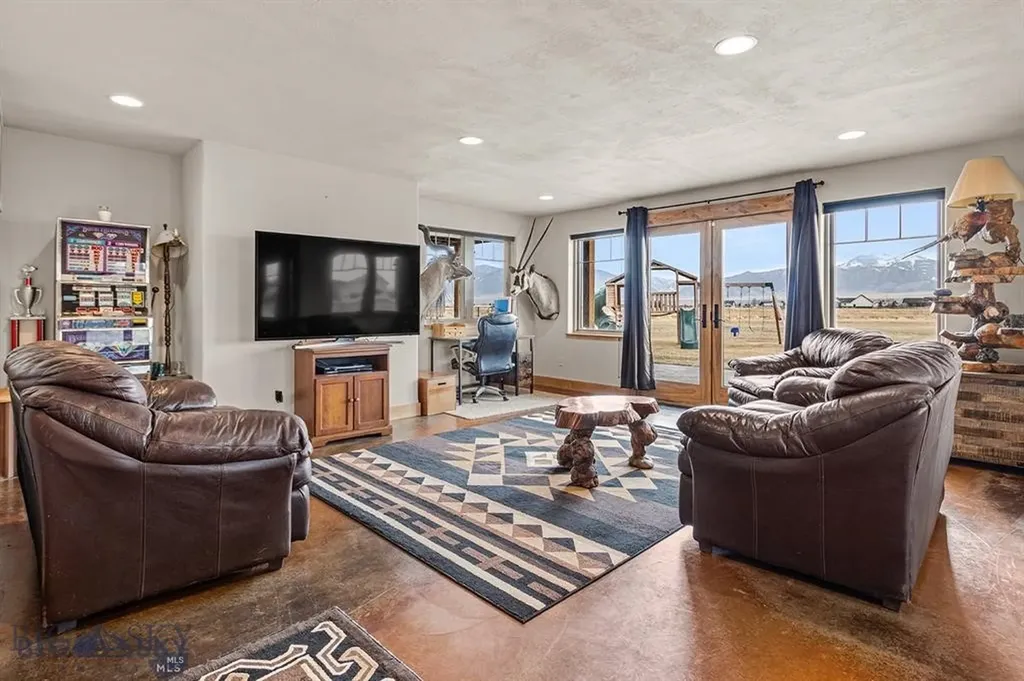 14 Cinnamon Teal Road Ennis MT 59729
