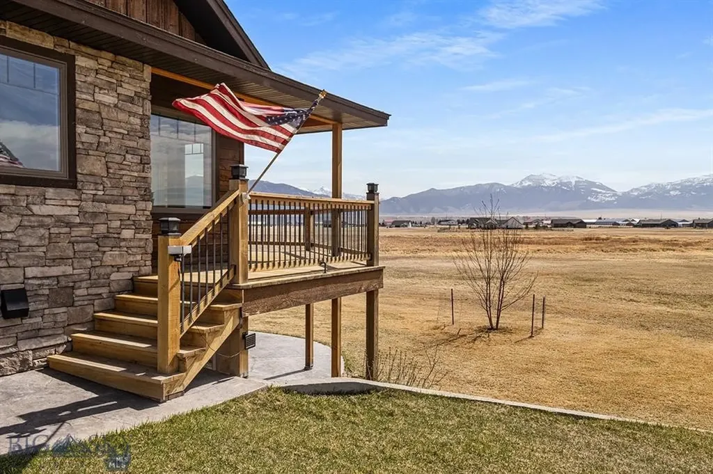 14 Cinnamon Teal Road Ennis MT 59729