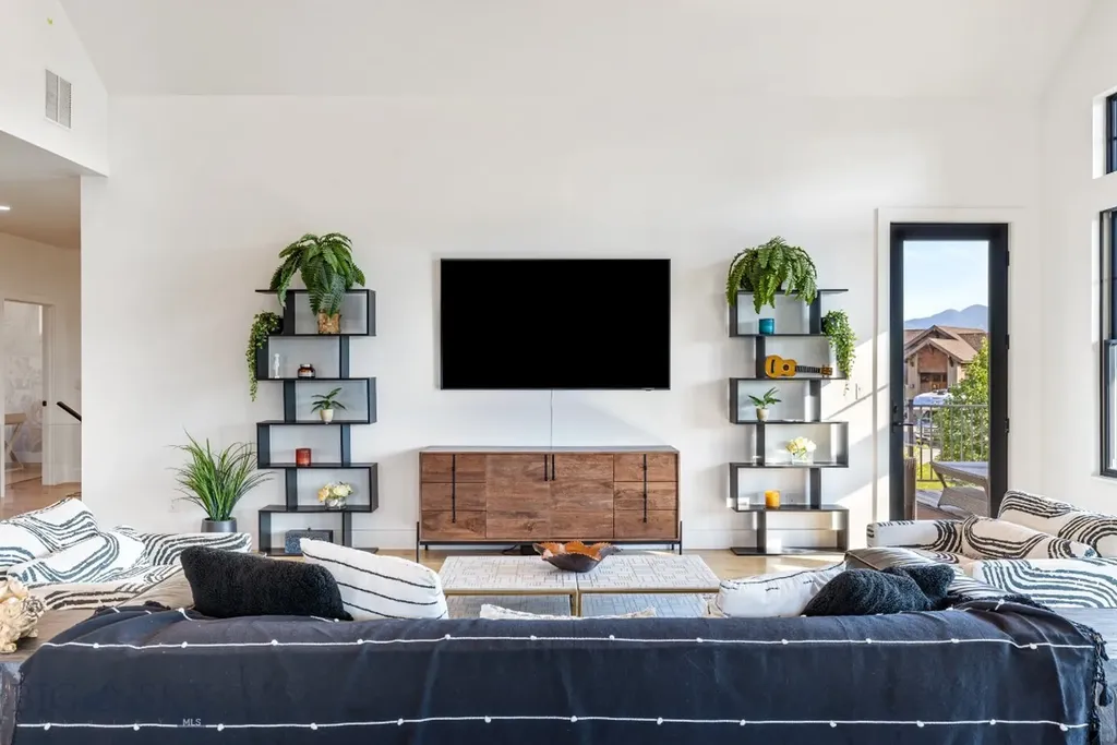 557 St Andrews Bozeman MT 59715