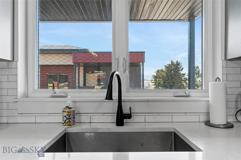 1602 Maple Lane Bozeman MT 59715