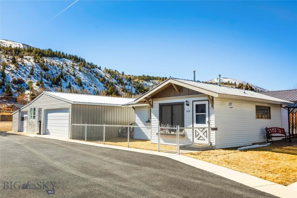 821 E 6th Street Anaconda MT 59711