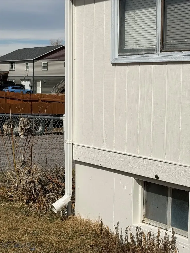 1206 E Glendale Street Dillon MT 29725