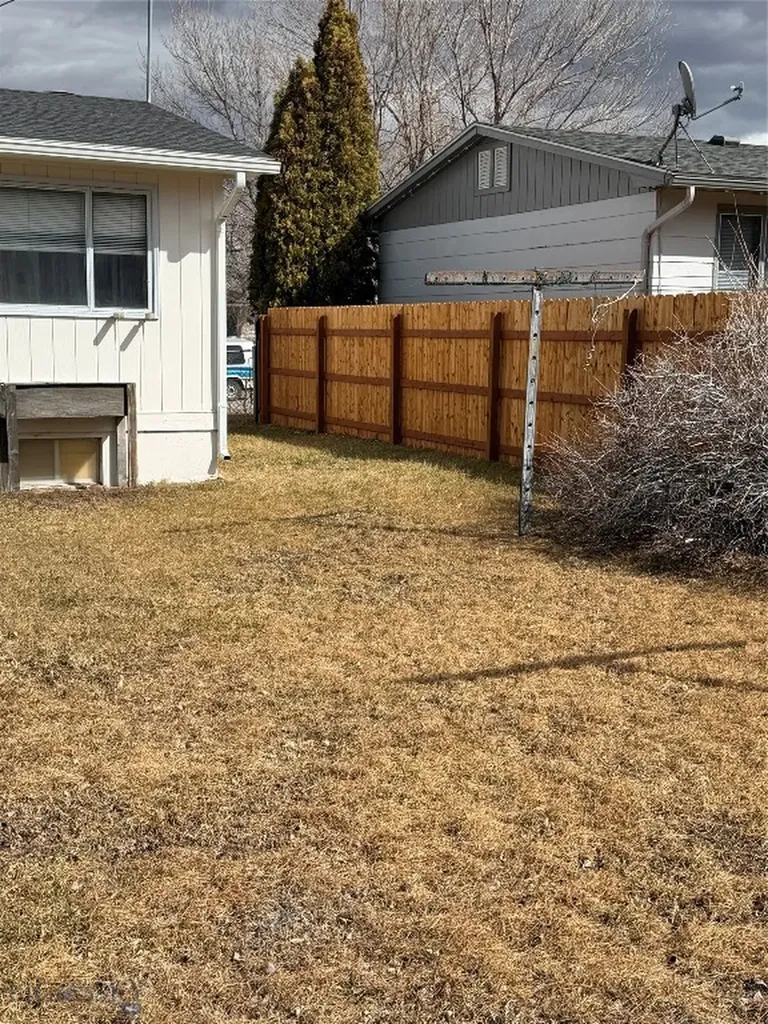 1206 E Glendale Street Dillon MT 29725