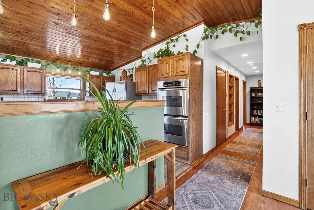875 Nixon Gulch Road Manhattan MT 59741