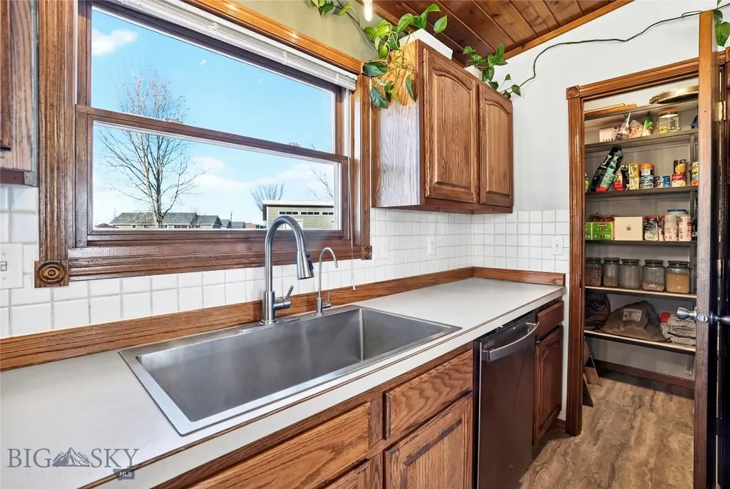 875 Nixon Gulch Road Manhattan MT 59741