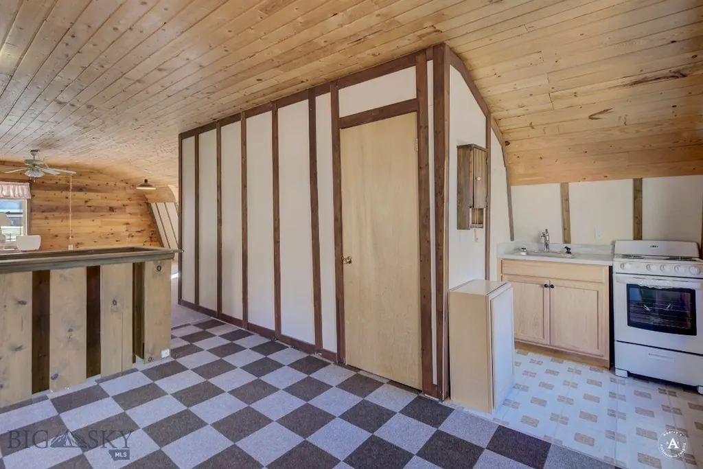 7 Meadow Lane Cascade MT 59421