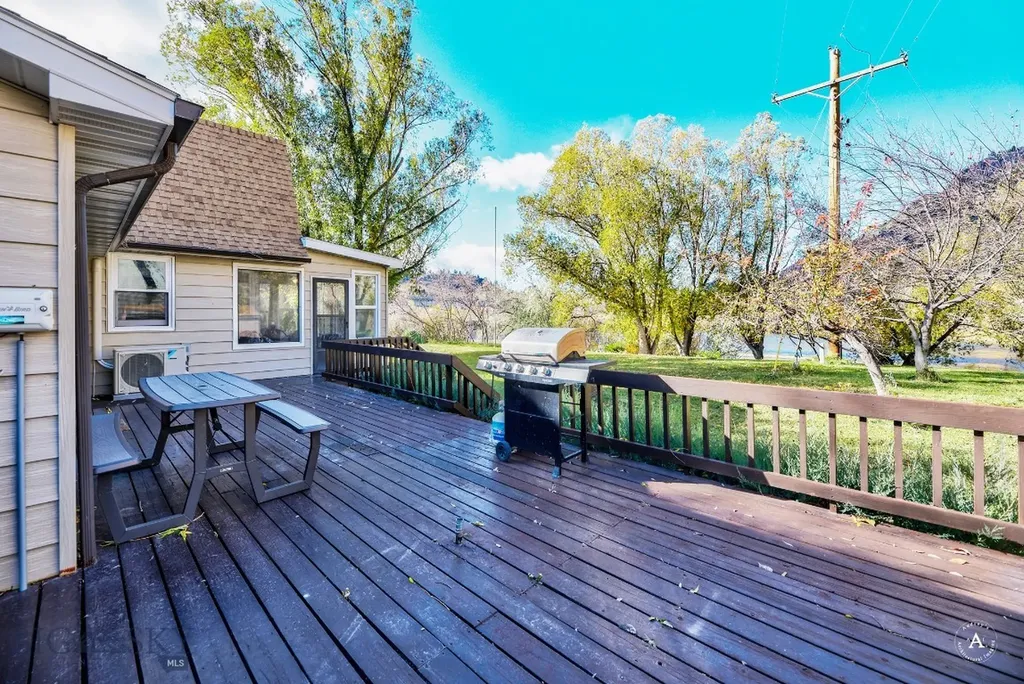 7 Meadow Lane Cascade MT 59421